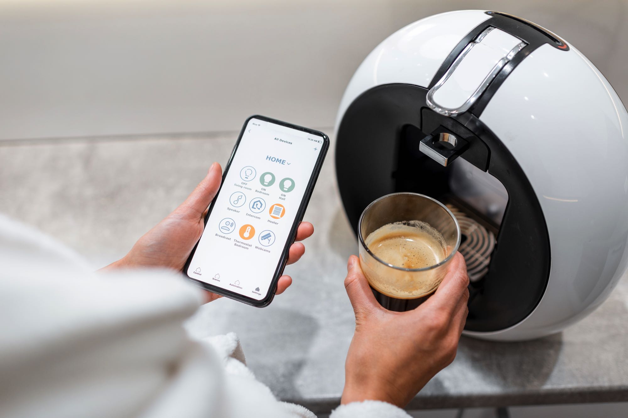 cotrolling-coffe-machine-with-a-smart-phone-XEXBWNJ.jpg